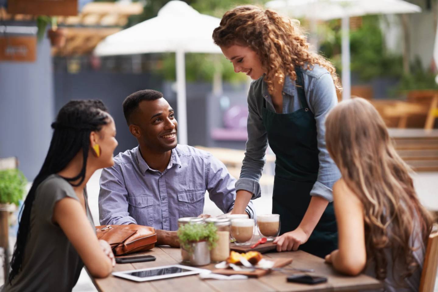 customers at coffee shop